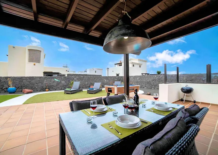 Superb Casa Herlanda 3 Bedrooms Pool Table 普拉亚布兰卡