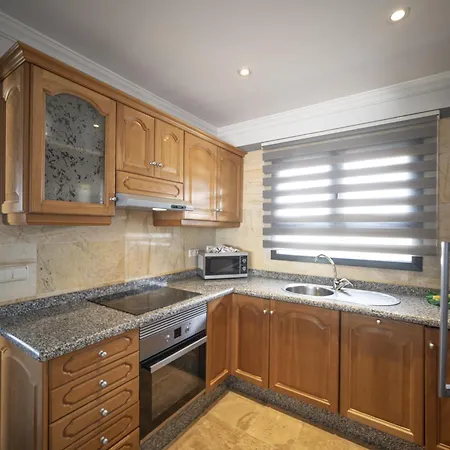 Superb Casa Herlanda 3 Bedrooms Pool Table