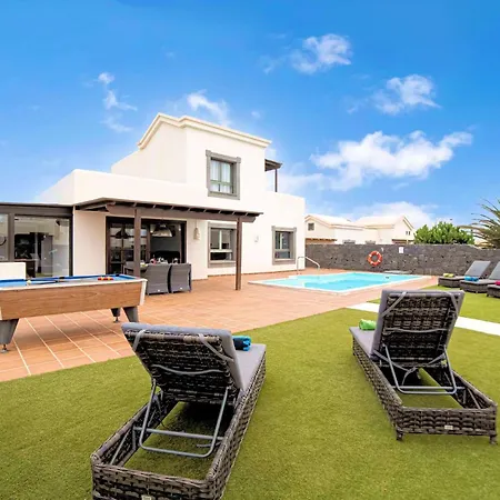 וילה Superb Casa Herlanda 3 Bedrooms Pool Table פלאיה בלנקה
